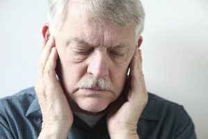 Снижение слуха у пожилых людей: важная проблема и ее решение