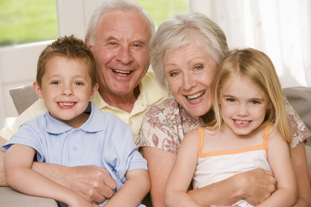 ТОП 10 Лучших гаджетов для пожилых родителей на подарок