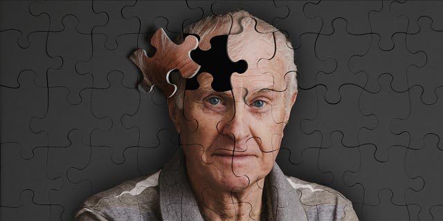 Потеря памяти у пожилых людей: симптомы и лечение