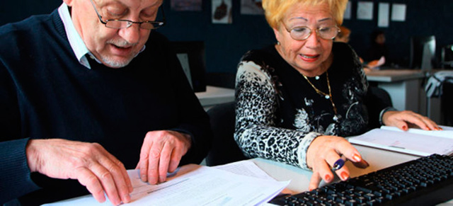 Льготы пенсионерам в 2020 году: какие документы собирать работающим и не работающим лицам