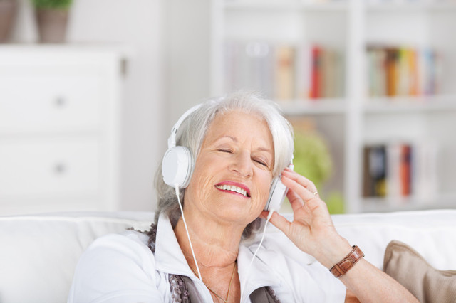 Музыкотерапия для пожилых людей - польза от музыки