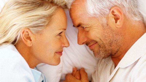 Отношения между мужчиной и женщиной после 50 лет: физиология и сохранение чувств