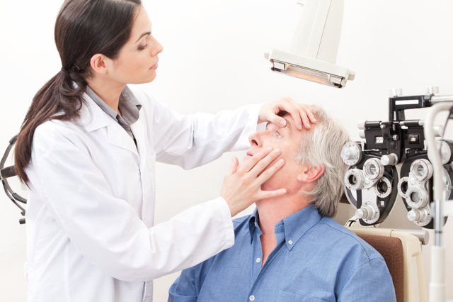 Возрастная пресбиопия: как сохранить зрение в пожилом возрасте