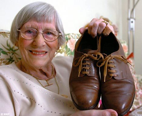 Обувь для пожилых: особенности, виды, советы по выбору