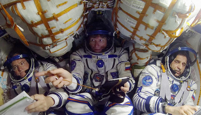 Какая пенсия у космонавтов: условия назначения, время выхода и возможные надбавки