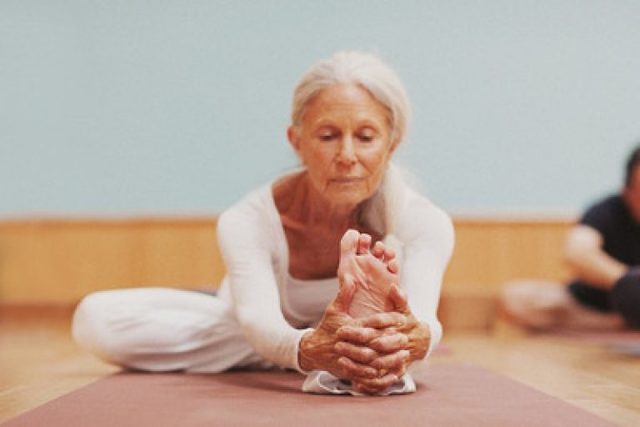 Йога для пожилых, асаны для пенсионеров (комплекс упражнений Артура Паталаха)