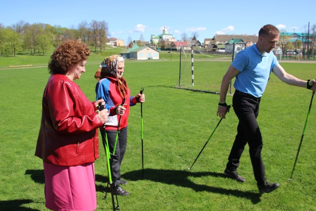Скандинавская ходьба с палками для пожилых (польза и вред)