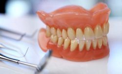 Виды зубных протезов: классификация