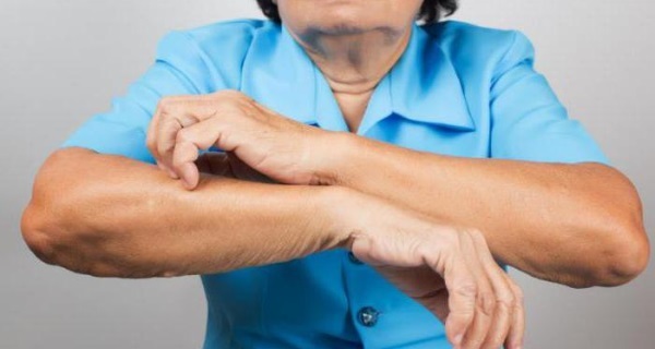 Старческий зуд кожи: причины и лечение у пожилых
